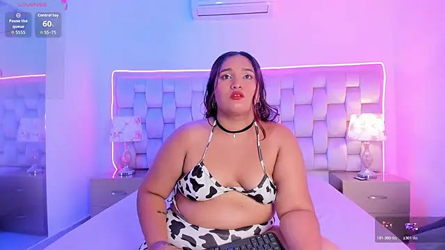 SalomeBins online show from June 30, 2026, 12:33 am