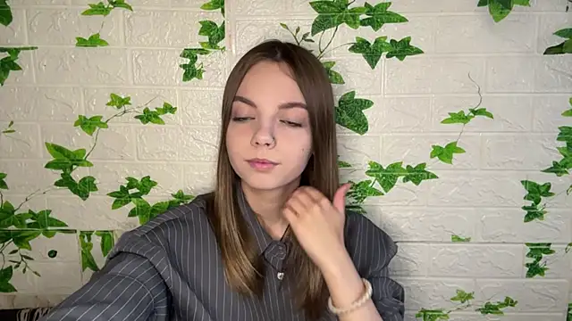 LisaPorse online show from June 27, 2026, 2:12 pm