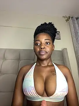 Snapshot of pretty_miss12 chatting on July 20, 2026, 10:39 am pretty miss12 online show from July 20, 2026, 10:39 am