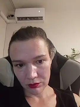 SarahSimpson online show from August 4, 2026, 5:48 pm