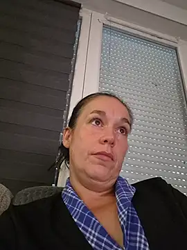 adelinegirly online show from July 17, 2026, 6:13 pm