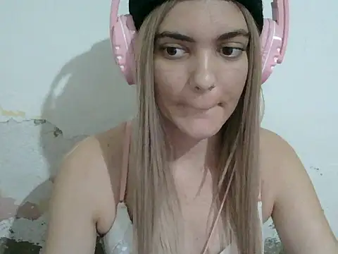 Angel Ristoww online show from May 20, 2026, 1:34 am