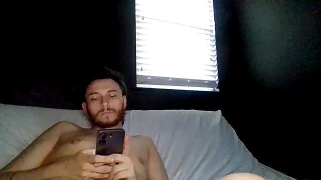 Snapshot of Tallhungcloudyyy chatting on June 11, 2026, 12:32 am Tallhungcloudyyy online show from June 11, 2026, 12:32 am
