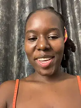 Lushlola254 online show from May 17, 2026, 8:05 pm