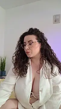 Snapshot of Elissa_Floyd__ chatting on June 15, 2026, 9:22 am Elissa Floyd online show from June 15, 2026, 9:22 am