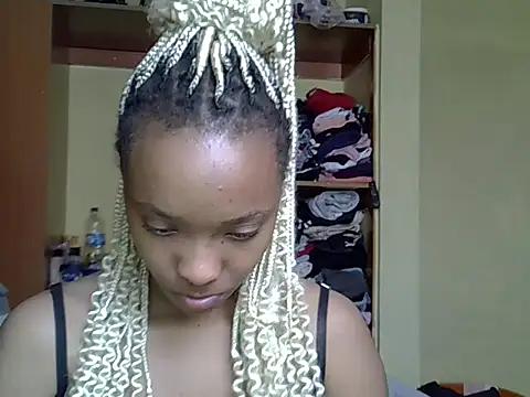 pretty jazminee1 online show from May 19, 2026, 7:15 am
