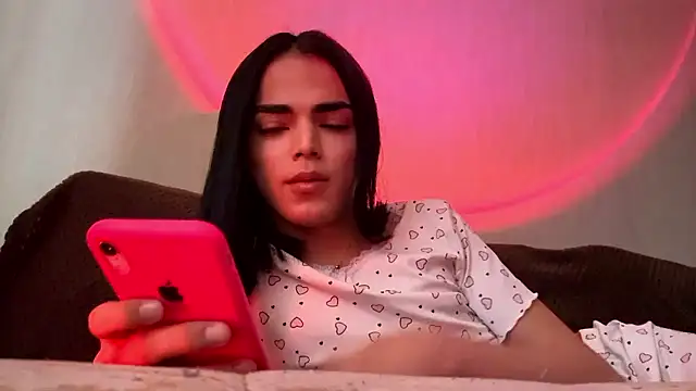 Snapshot of MarlyJess chatting on May 28, 2026, 12:24 pm MarlyJess online show from May 28, 2026, 12:24 pm