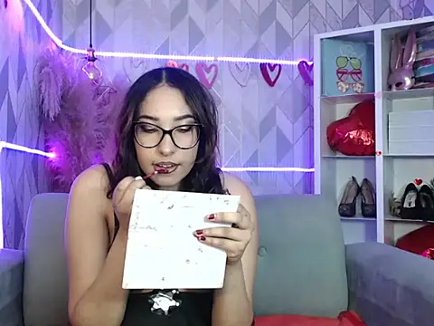 Snapshot of AndreaLoveeX chatting on June 6, 2026, 4:55 pm AndreaLoveeX online show from June 6, 2026, 4:55 pm