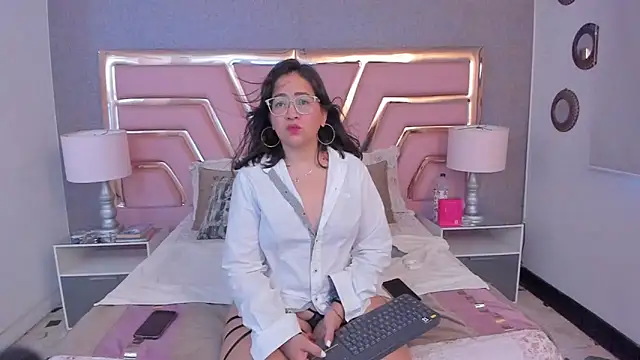 AlissBluumm online show from June 24, 2026, 11:53 am