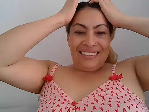 Snapshot of Layla-Astrum chatting on June 25, 2026, 1:15 pm Layla-Astrum online show from June 25, 2026, 1:15 pm