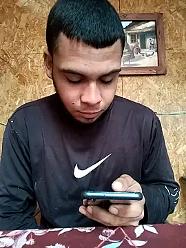 Snapshot of V3NENO_xxxhot1 chatting on May 21, 2026, 2:13 pm V3NENO xxxhot1 online show from May 21, 2026, 2:13 pm