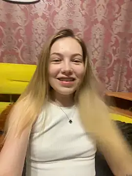 Snapshot of Adelin_aa chatting on May 20, 2026, 6:03 pm Adelin aa online show from May 20, 2026, 6:03 pm