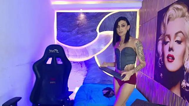 Violeta Alvarez online show from June 8, 2026, 1:28 am