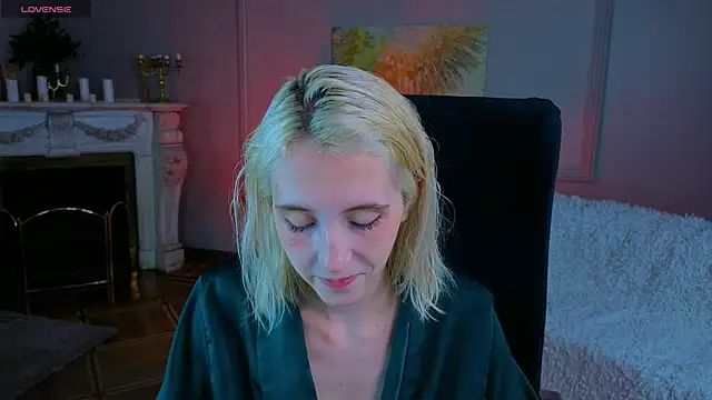 Snapshot of Elen__Moore chatting on June 25, 2026, 5:12 am Elen Moore online show from June 25, 2026, 5:12 am