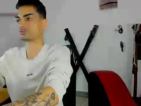 Snapshot of the_boy_liam chatting on May 19, 2026, 6:20 am the boy liam online show from May 19, 2026, 6:20 am