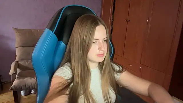SilkSinner  online show from June 12, 2026, 12:04 pm