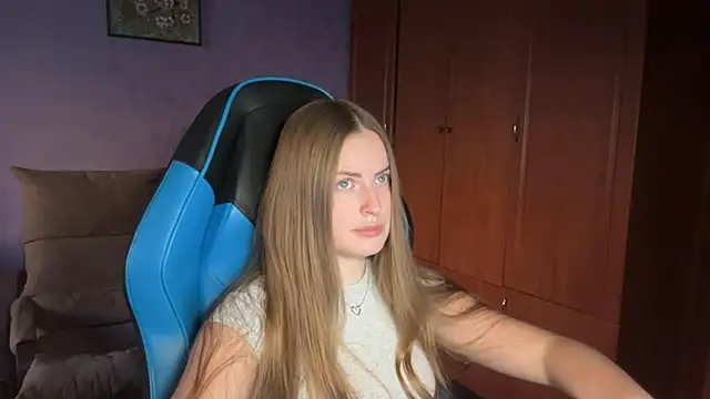 SilkSinner  online show from June 14, 2026, 5:26 pm