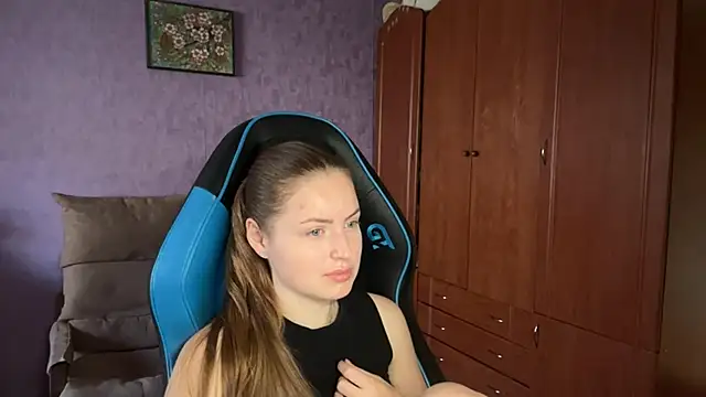SilkSinner  online show from June 19, 2026, 9:24 am