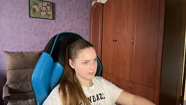 SilkSinner  online show from June 26, 2026, 10:52 am