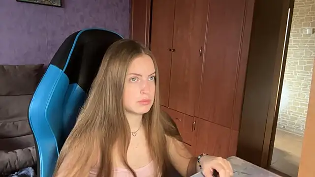 SilkSinner  online show from July 9, 2026, 10:08 am