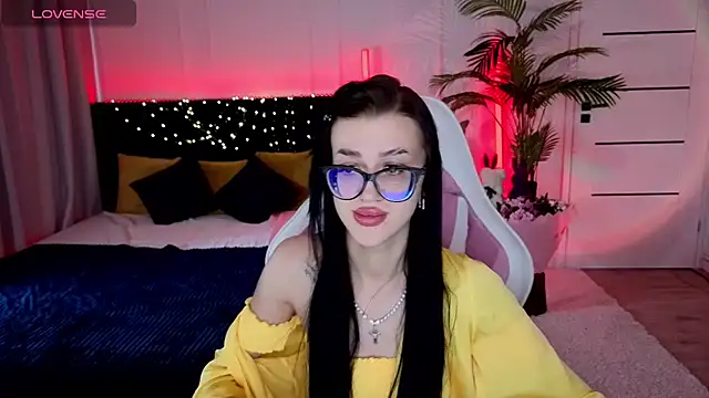 Ariella Me online show from July 3, 2026, 6:09 am