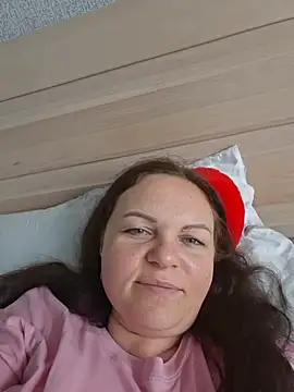 Snapshot of Meri_a chatting on July 7, 2026, 2:32 pm Meri a online show from July 7, 2026, 2:32 pm