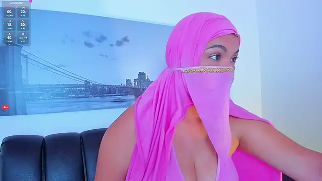 Snapshot of Amira_002 chatting on May 19, 2026, 3:07 pm Amira 002 online show from May 19, 2026, 3:07 pm
