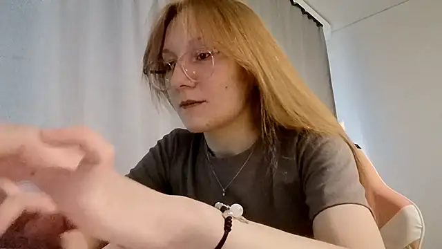 Snapshot of LauraTurber chatting on May 20, 2026, 3:07 pm LauraTurber online show from May 20, 2026, 3:07 pm