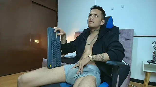 Skinny Zeth  online show from May 28, 2026, 12:02 pm