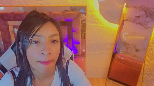 Snapshot of Adarasuri_v chatting on June 24, 2026, 3:16 am Adarasuri v online show from June 24, 2026, 3:16 am