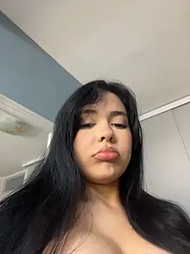 Snapshot of FERNANDAXX_ chatting on May 21, 2026, 11:12 pm FERNANDAXX online show from May 21, 2026, 11:12 pm