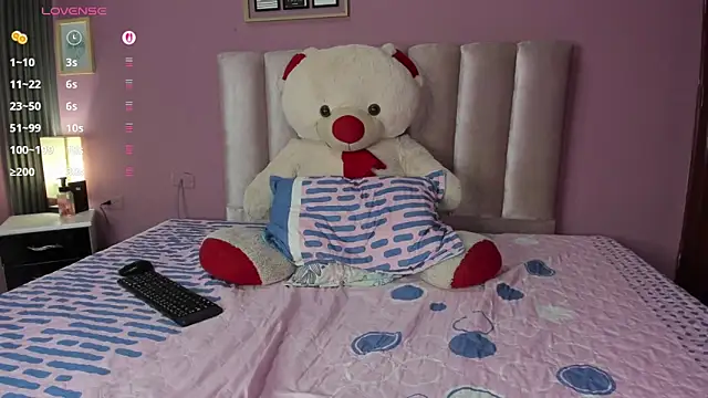 ORIANNA 21 online show from June 17, 2026, 9:05 pm