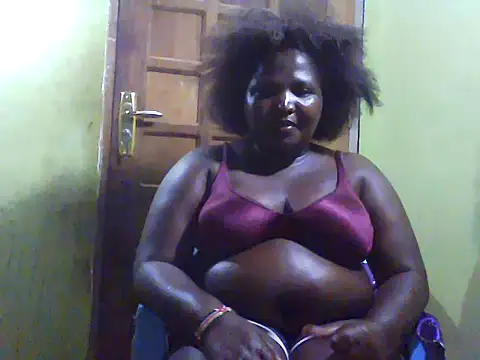 Snapshot of Sweetythighs chatting on June 29, 2026, 5:13 pm Sweetythighs online show from June 29, 2026, 5:13 pm