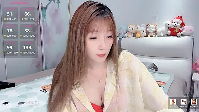 qiqi520ya online show from June 14, 2026, 1:35 pm