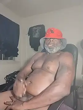 Tremainebigg online show from July 14, 2026, 9:25 am