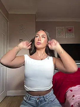Lilywellsx online show from June 4, 2026, 1:28 pm