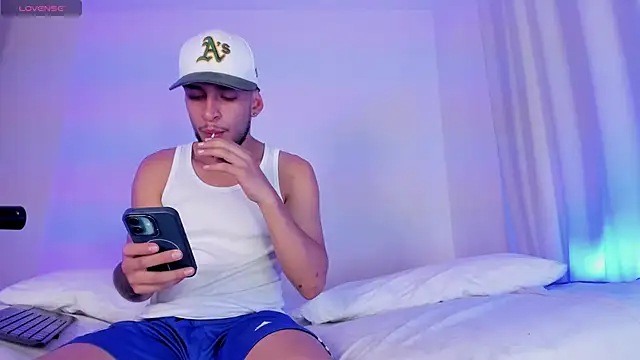  Kevin xxx online show from November 30, 2025, 6:17 am