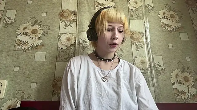 FatimahFroman online show from May 21, 2026, 9:38 am