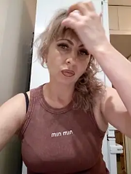 Kitty-MEOWW online show from May 22, 2026, 7:52 pm