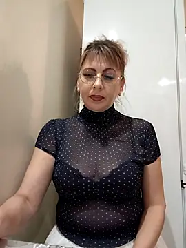 Kitty-MEOWW online show from June 4, 2026, 8:04 pm