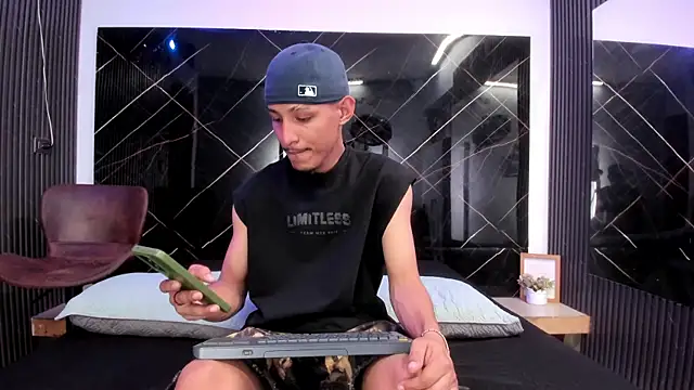 Snapshot of Camilo_Contreras chatting on June 24, 2026, 7:57 pm Camilo Contreras online show from June 24, 2026, 7:57 pm