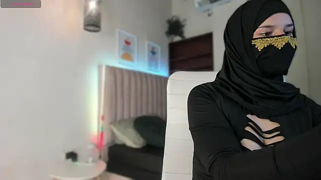  SweetAmira  online show from June 10, 2026, 3:18 am