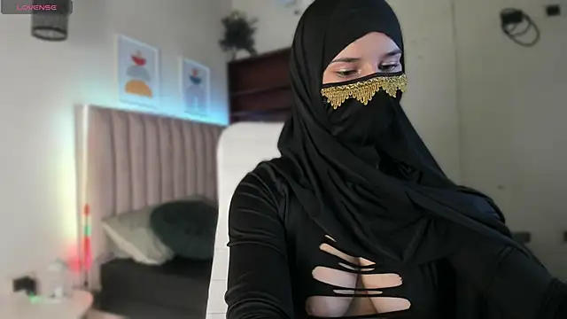 SweetAmira  online show from June 11, 2026, 2:53 am