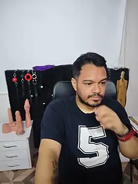 -AlejandroT- online show from May 20, 2026, 8:26 pm