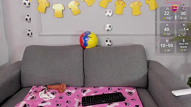 Sofiawonderr online show from June 20, 2026, 4:43 pm