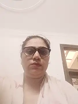 yourchahat27 online show from June 11, 2026, 12:32 am