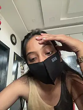 Snapshot of livia_dolls chatting on June 2, 2026, 10:39 am livia dolls online show from June 2, 2026, 10:39 am