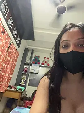 Snapshot of livia_dolls chatting on June 5, 2026, 10:37 pm livia dolls online show from June 5, 2026, 10:37 pm