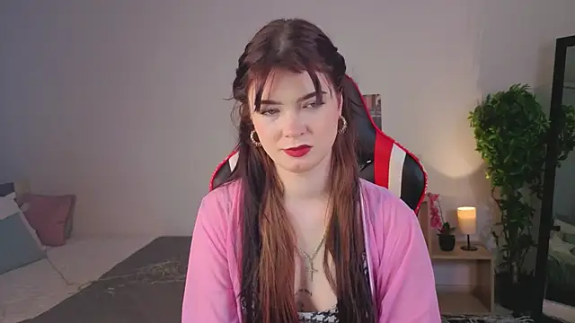 MelissaMay   online show from June 3, 2026, 9:20 pm