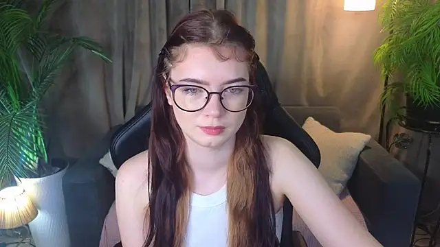 MelissaMay   online show from June 6, 2026, 11:53 pm